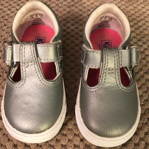 KED’S T-STRAP SNEAKER SIZE 4